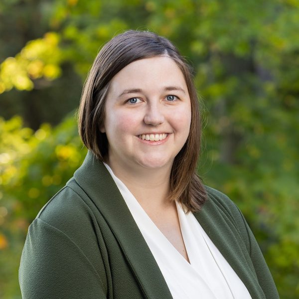 Amanda Olmsted Headshot